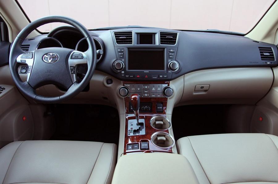  Toyota Highlander 2011 года  (фото 11 из 108)